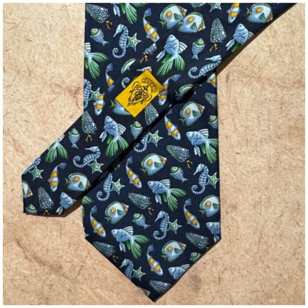 Gucci • Vintage Fish & Seahorse Silk Tie • Classic • 58” • Excellent
